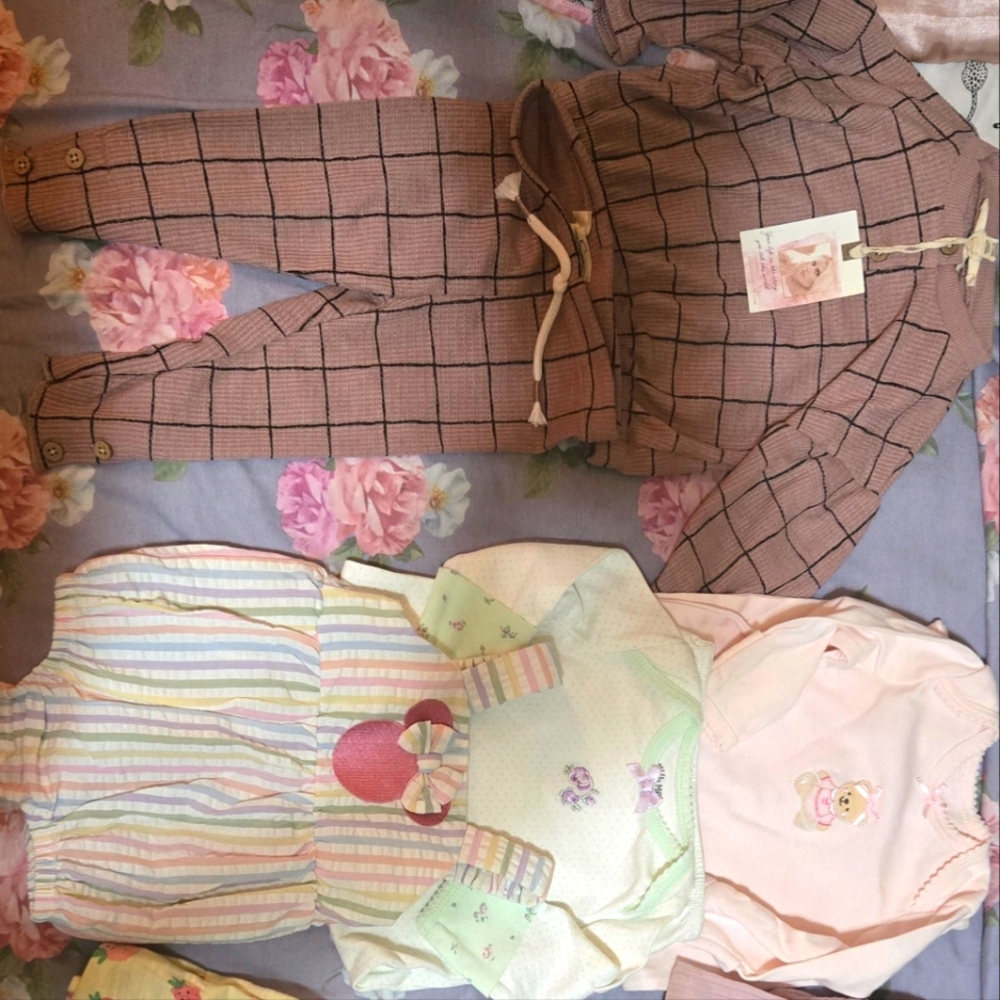 Set of baby clothes